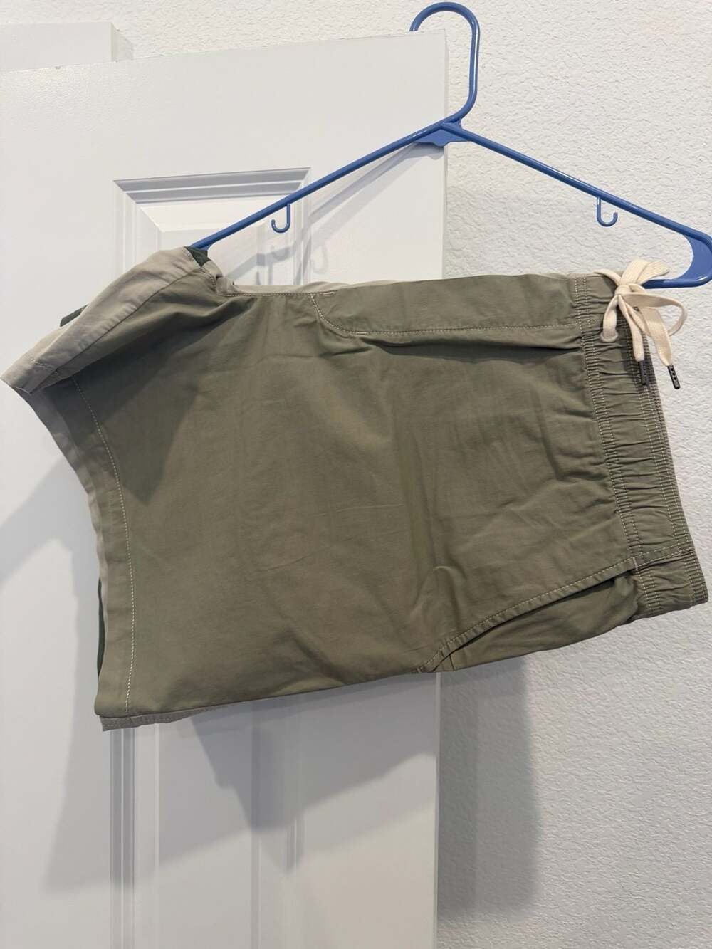 American Eagle Flex Shorts Size XL Green Khaki Drawstring